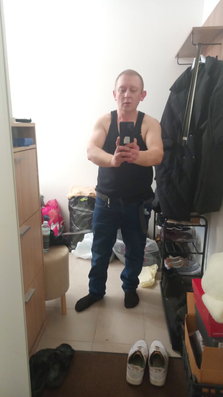  42703845  , 41 ,    