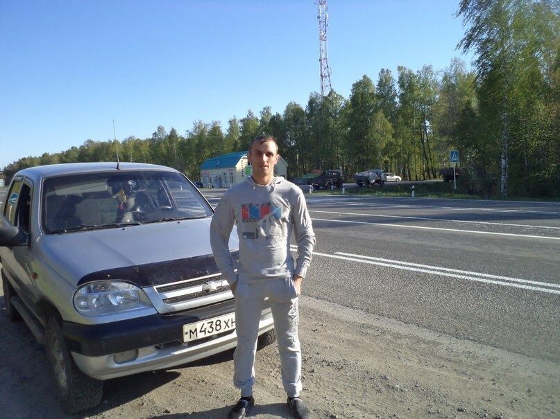  40860275  Denis, 41 ,    
