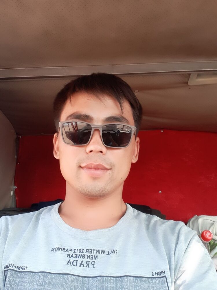  ,   Nuraly, 33 ,   ,   , c 