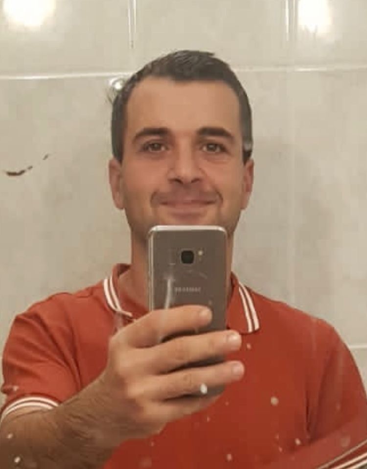  Pila,   , 42 ,  