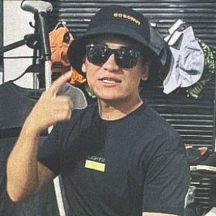  45891665  Ubayuzb, 25 ,    