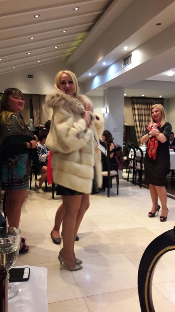  ,   Elena, 42 ,     , c 