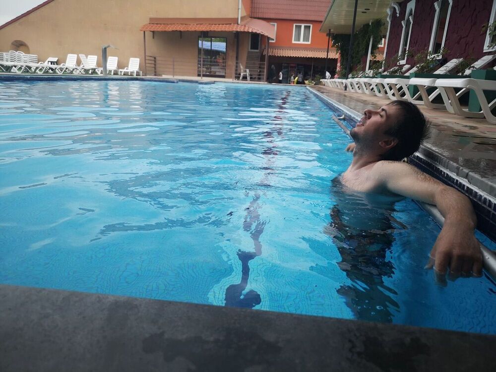  ,   Alex, 41 ,   ,   