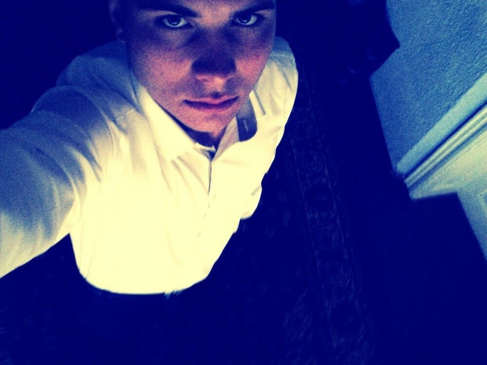  10749605  Petru, 29 ,    