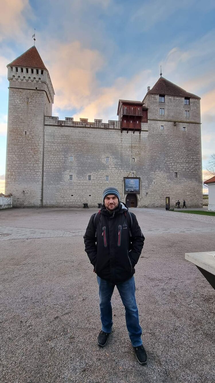  ,   Alex, 42 ,   ,   