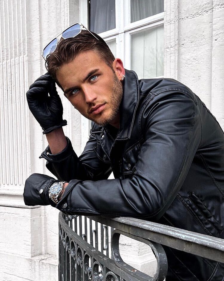  ,   Ivan, 25 ,   ,   
