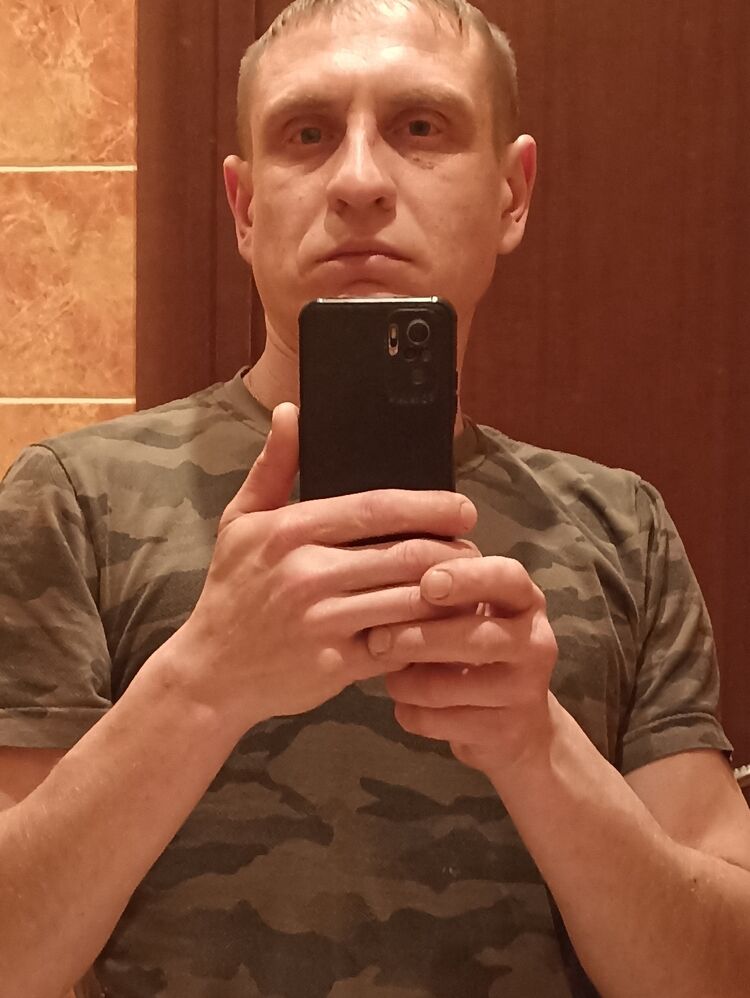  40126845  , 33 ,    