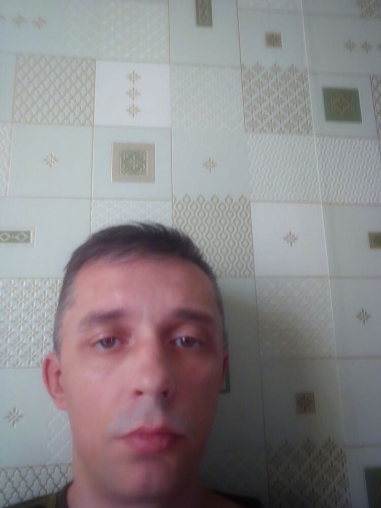  48576625  Stanislav, 41 ,    