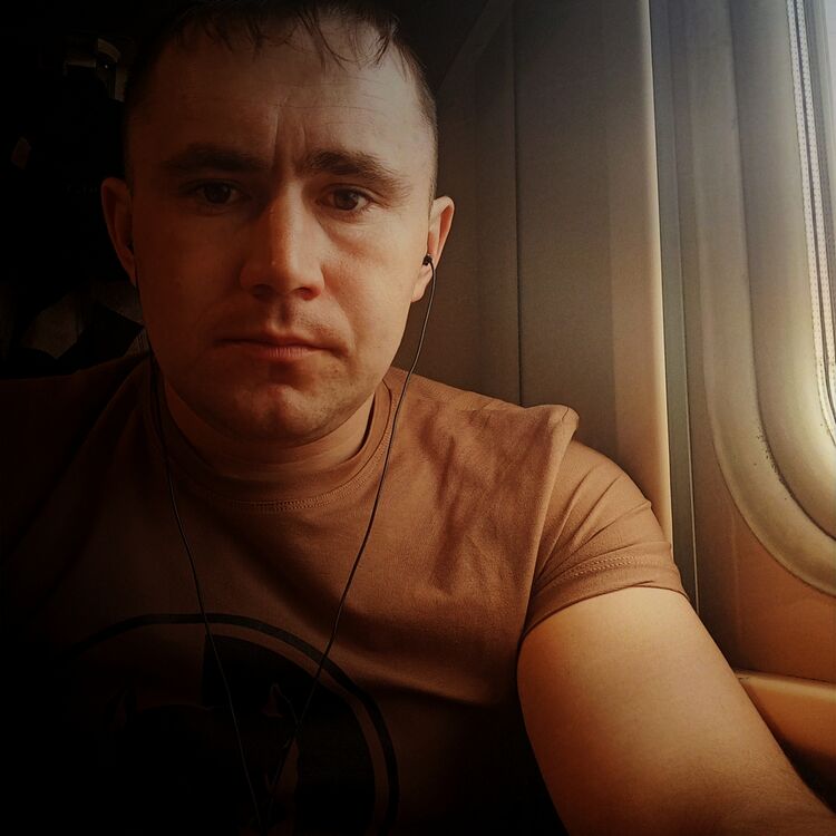  36650025  Artem, 32 ,    