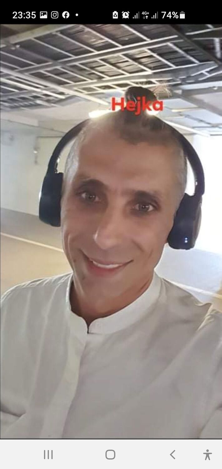  24673565  Aleksander, 42 ,    