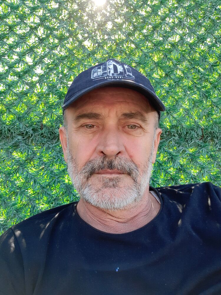  26525975  Ali, 56 ,    