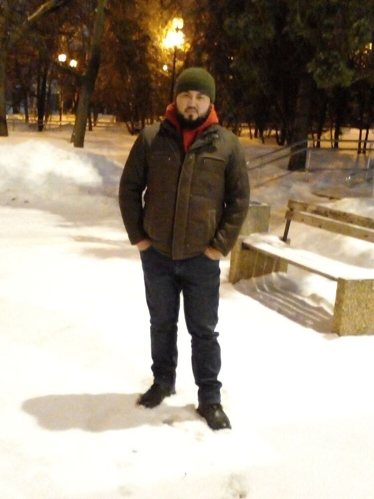  26110015  Ruzimat, 35 ,    