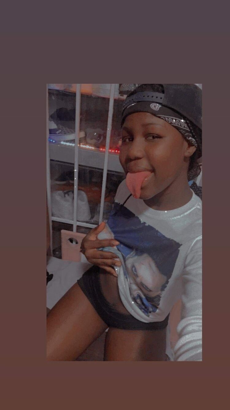  ,   Naomy, 22 ,   ,   