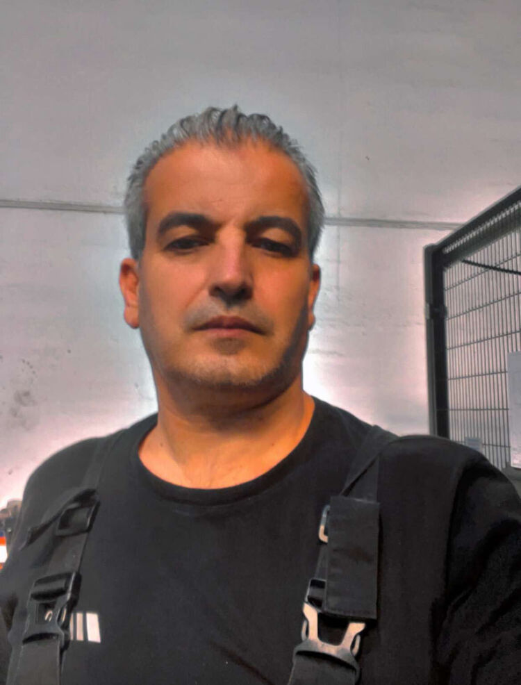  45434095  Zouhair, 55 ,    Essen
