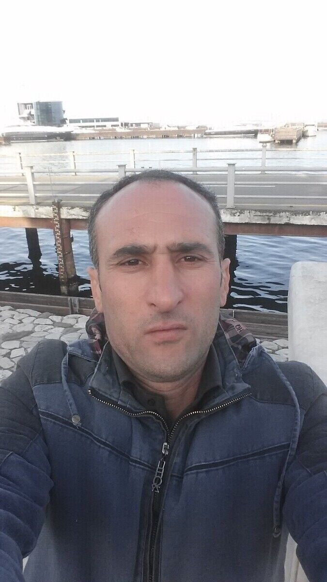  15930855  Ruslan, 40 ,    