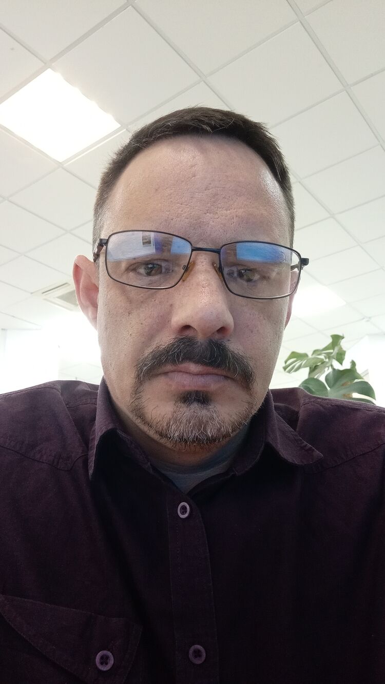 33237305  , 44 ,    