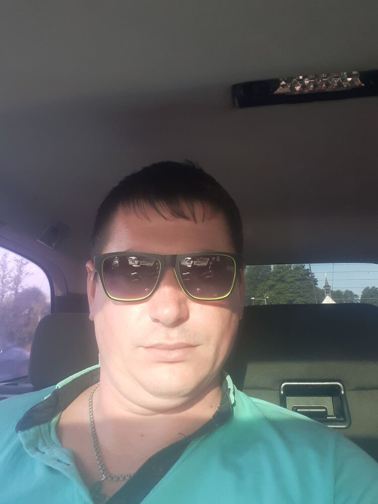  28413715  , 33 ,    