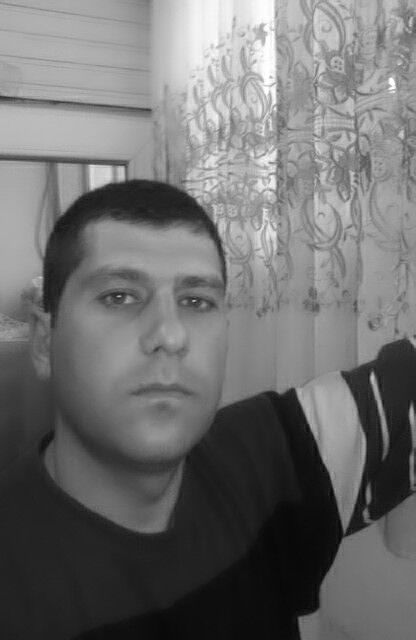  4401975  Vardan, 44 ,    