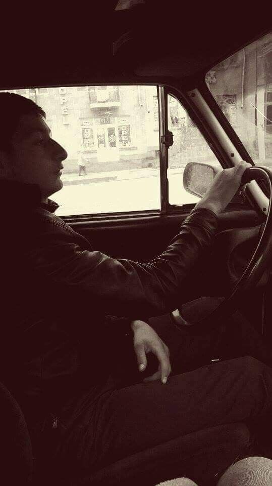  ,   Arman, 25 ,   ,   , c 