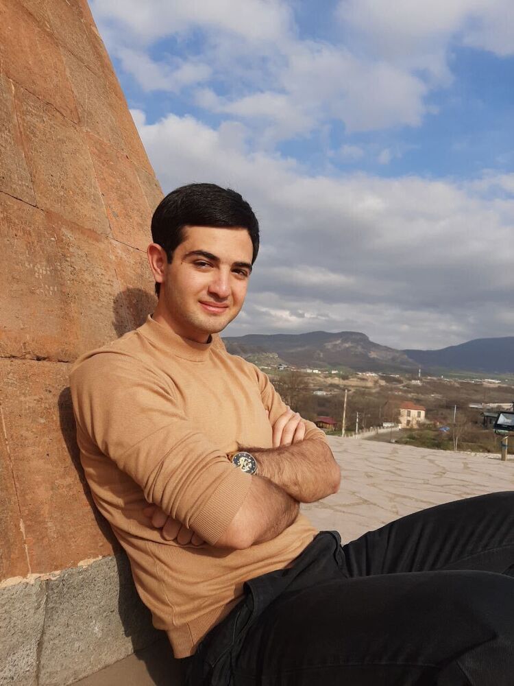 ���� 39784325 ����� Hayk, 2 ����, ���� ���������� � �������