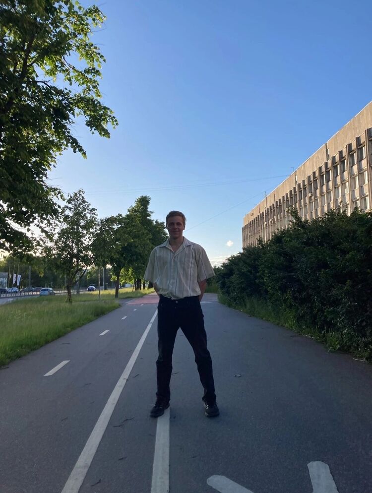  27166175  , 24 ,    -