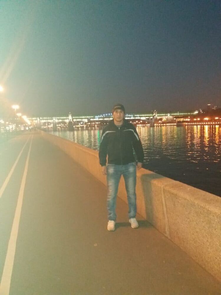  25390055  Ulugbek, 43 ,    