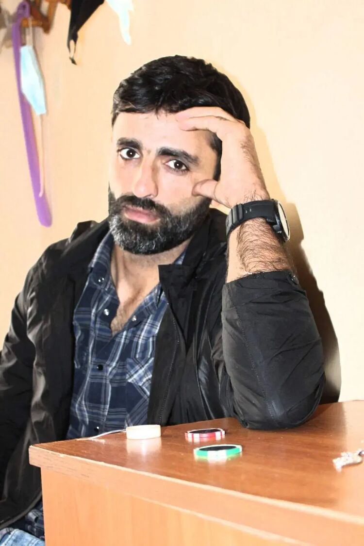  54103755  Baxti, 40 ,    