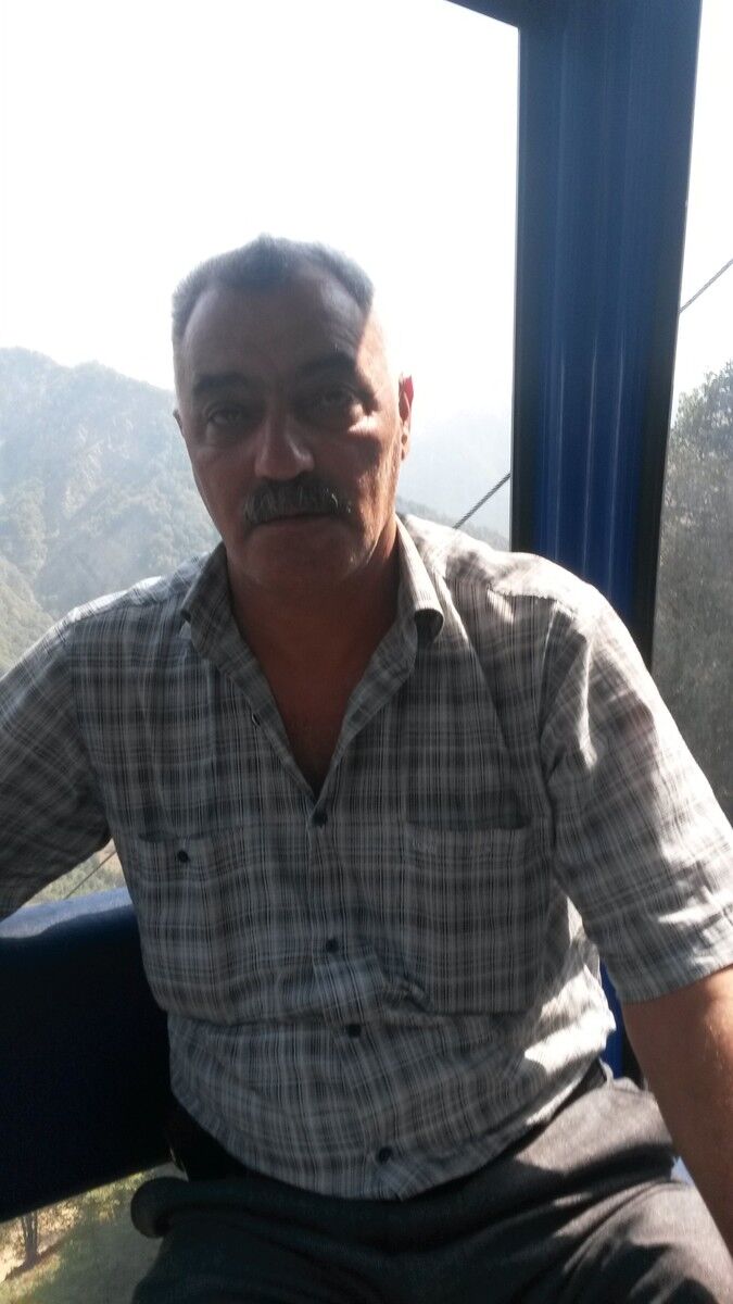  6161475  Karol Da, 64 ,    