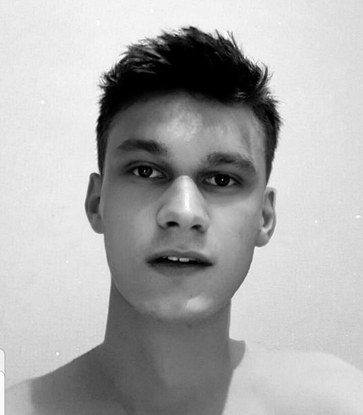  26805695  Mikhail, 28 ,    