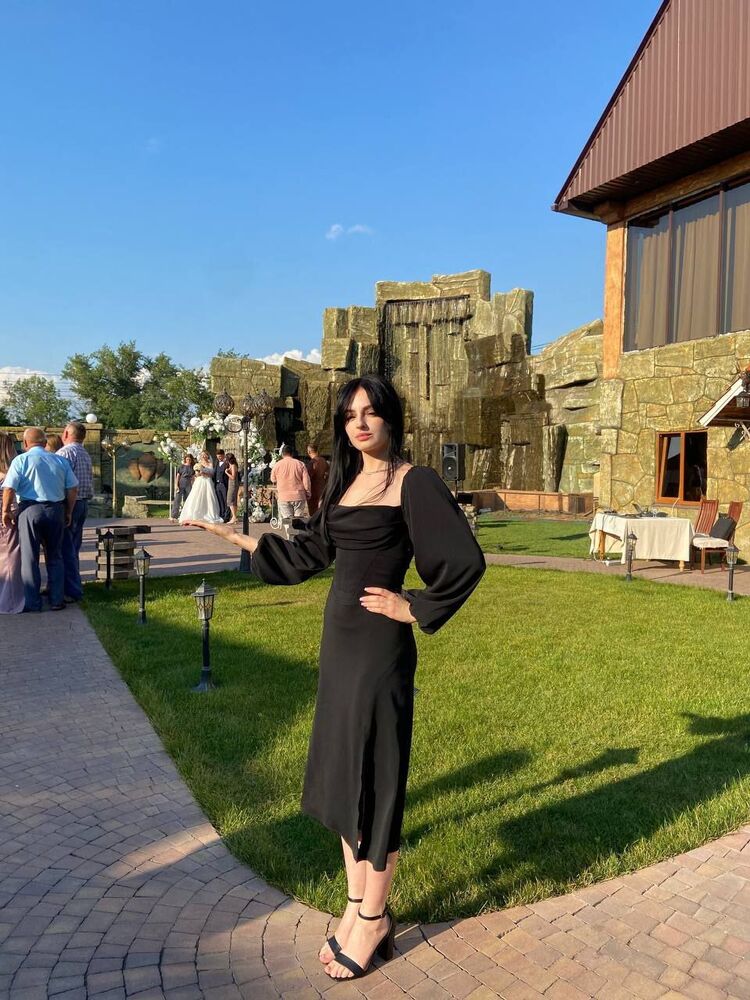  ,   Alinaxkay, 24 ,     , c 