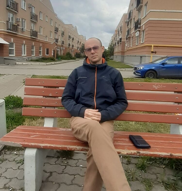  35408015  , 42 ,    