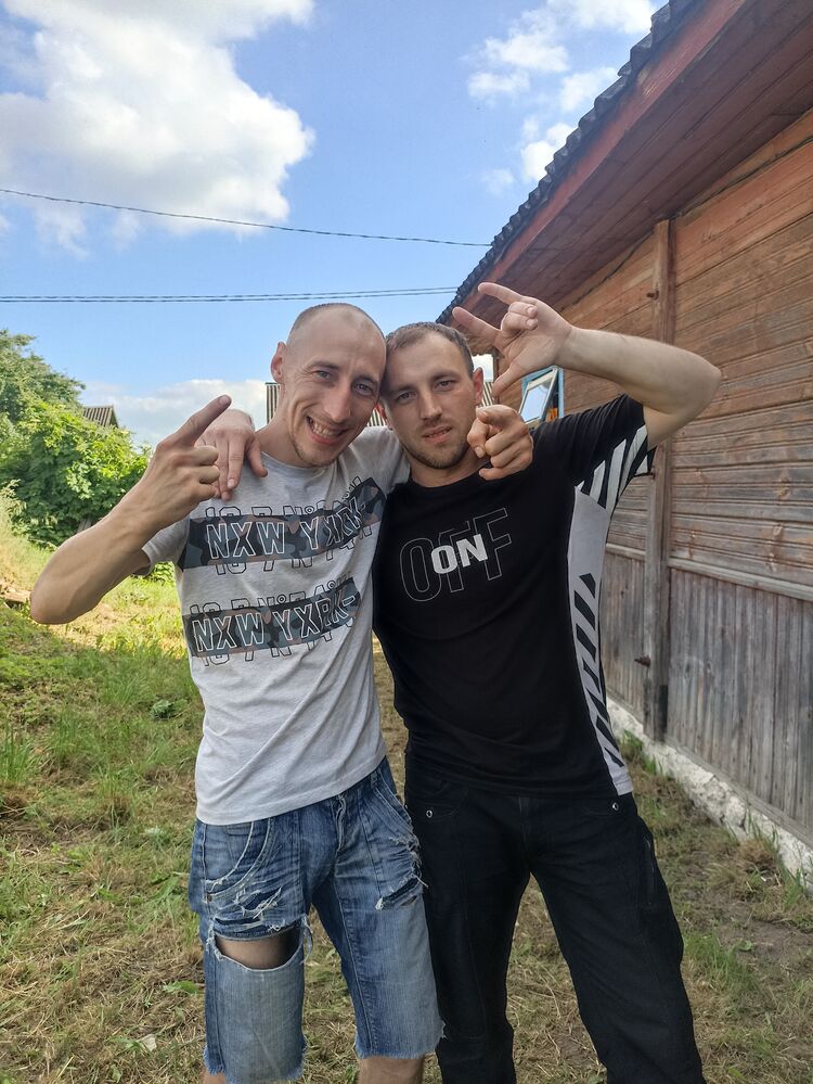  30324775  , 32 ,    
