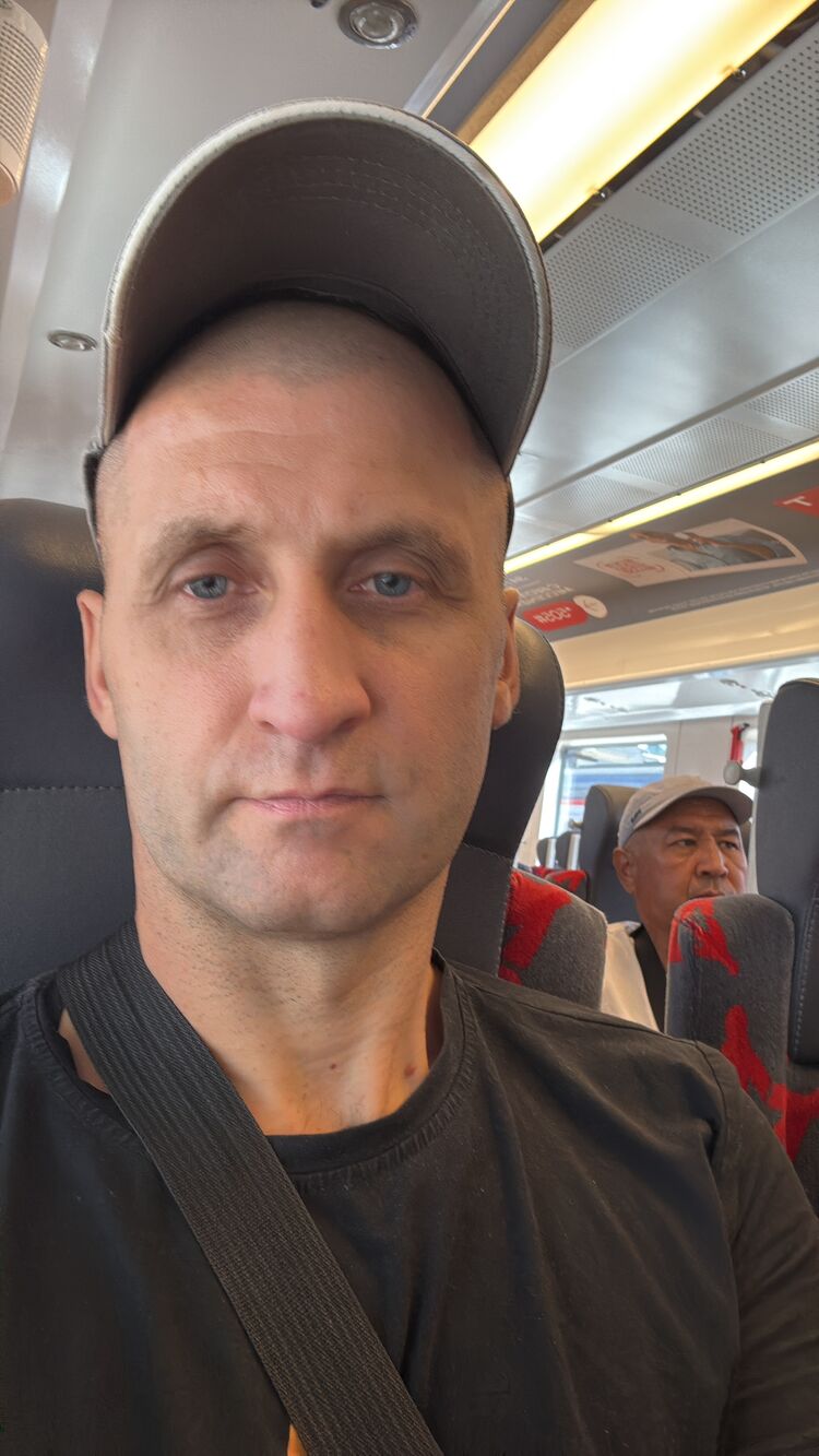  54372175  Andrey, 42 ,    