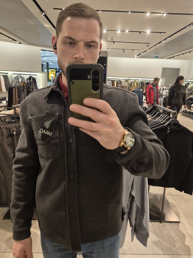  46943855  , 34 ,    