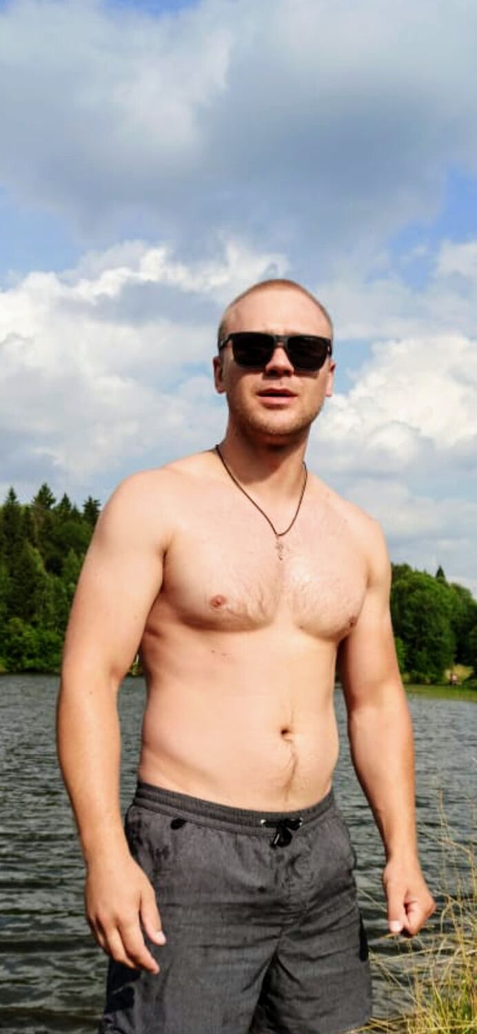  28080485  Aleks, 31 ,    