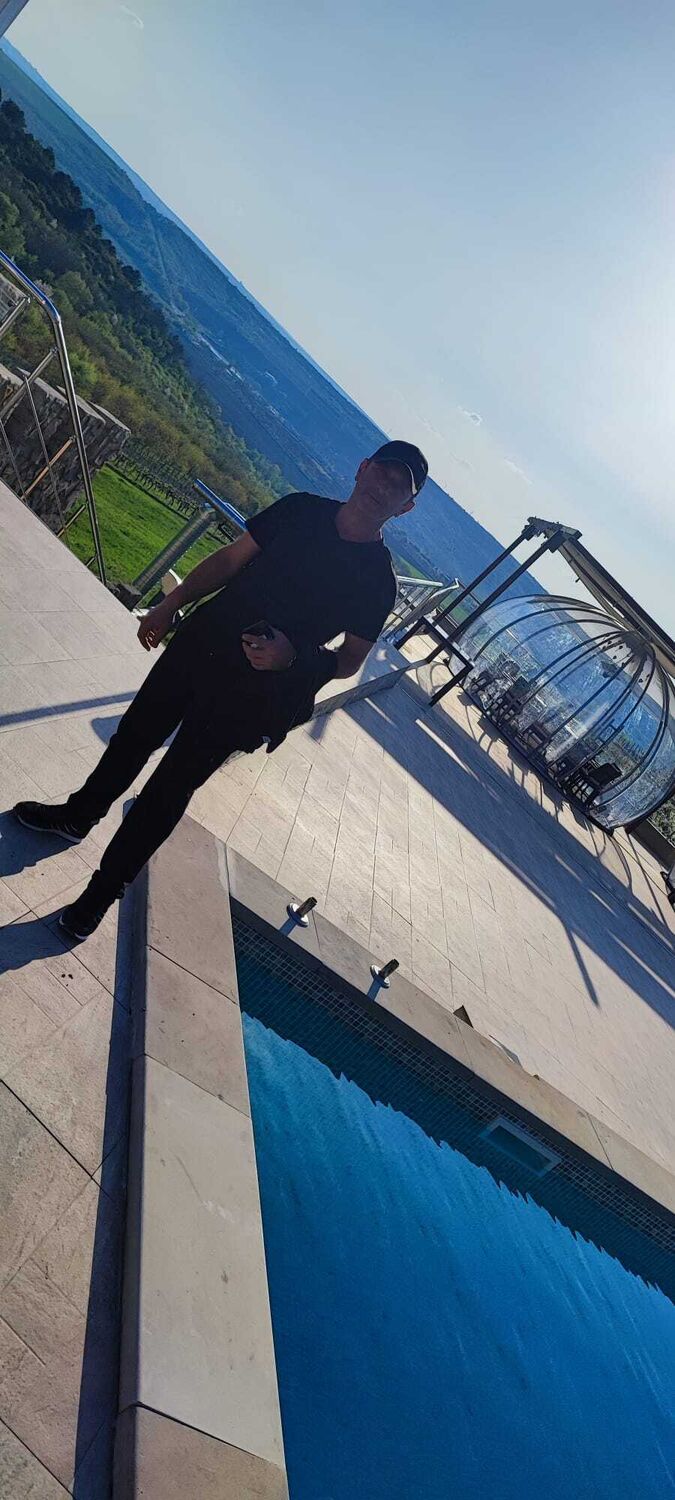  44821915  Farid, 42 ,    