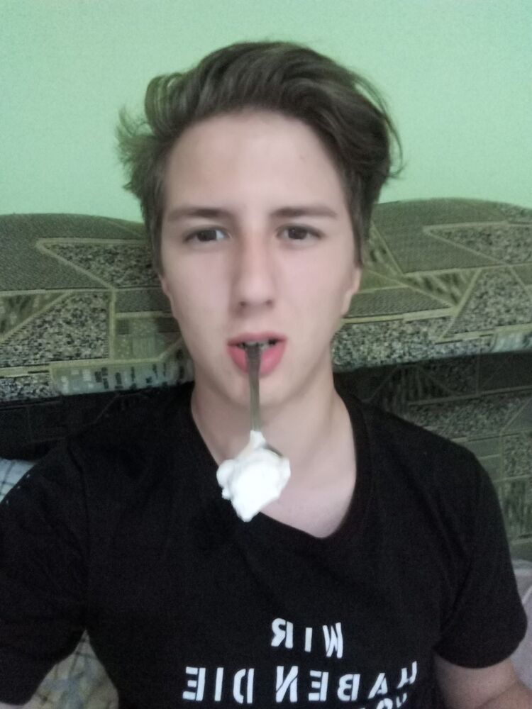  12899635  Nicolae, 25 ,    