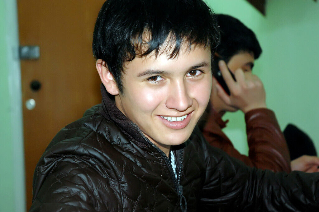  21308755  Farruh, 33 ,    
