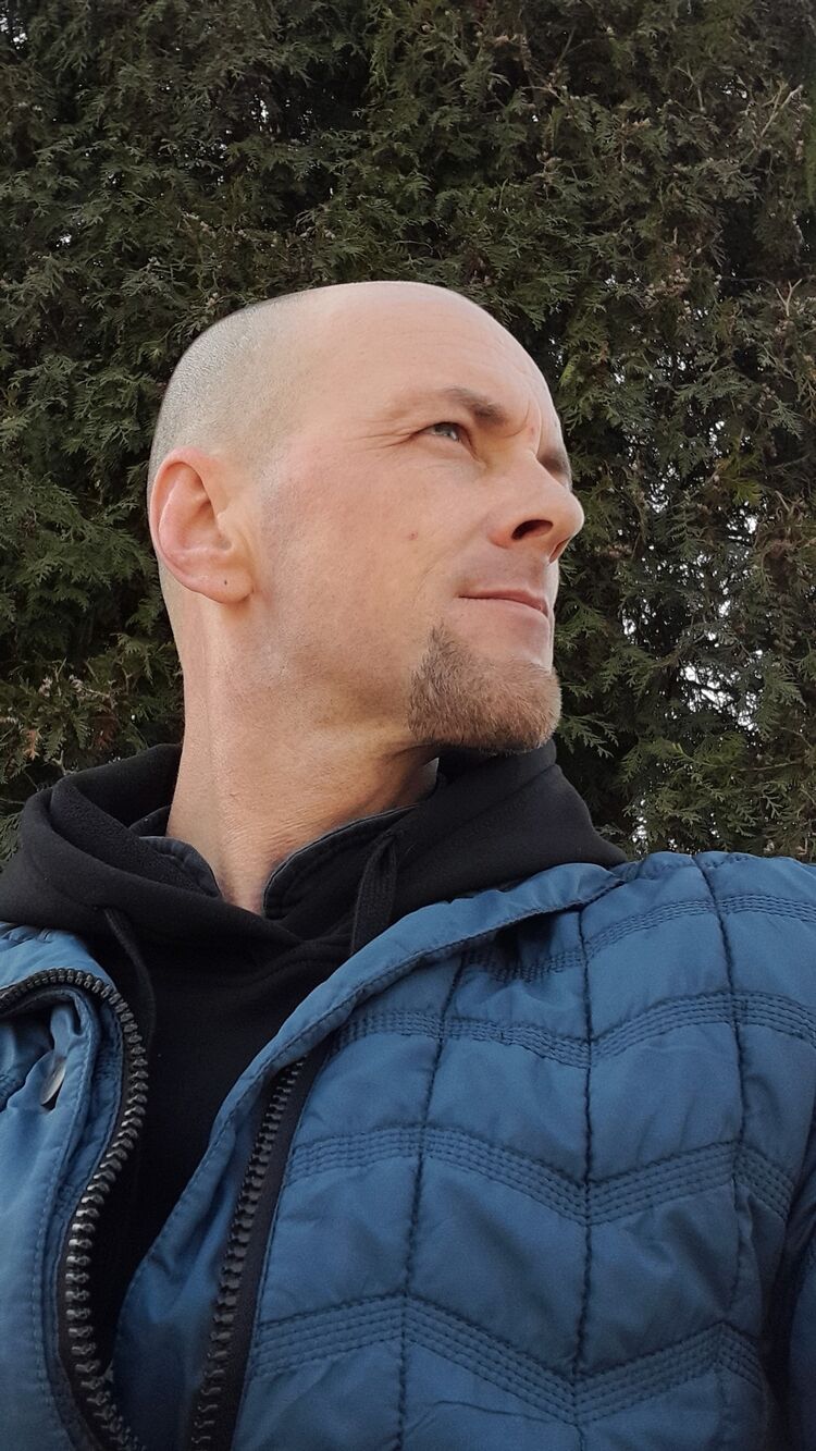  43436285  Artem, 37 ,    