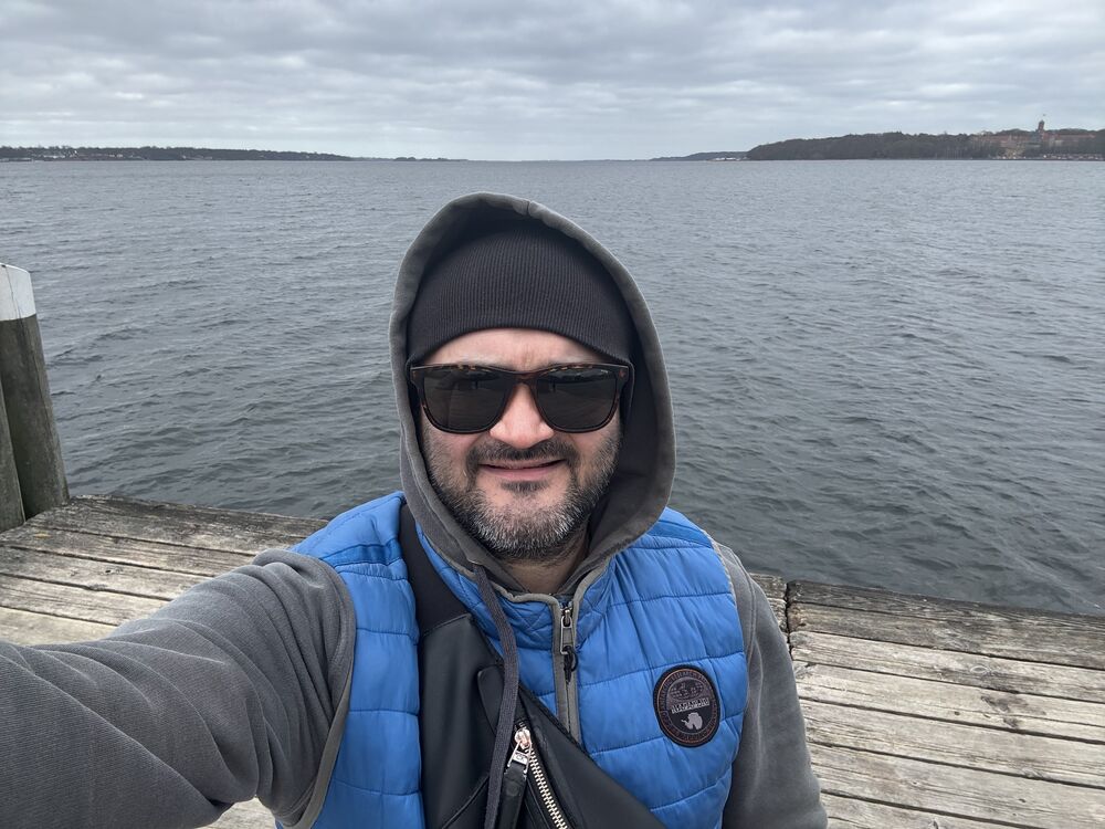  52592285  Johny, 42 ,    