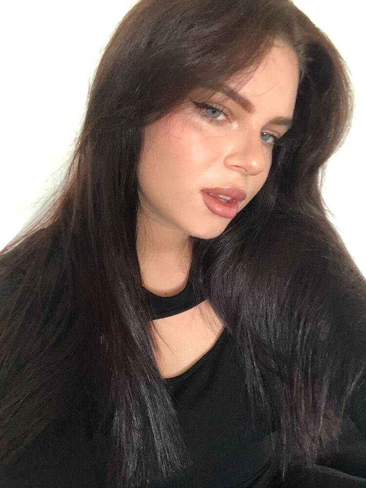  30607435  Anastasia, 23 ,    
