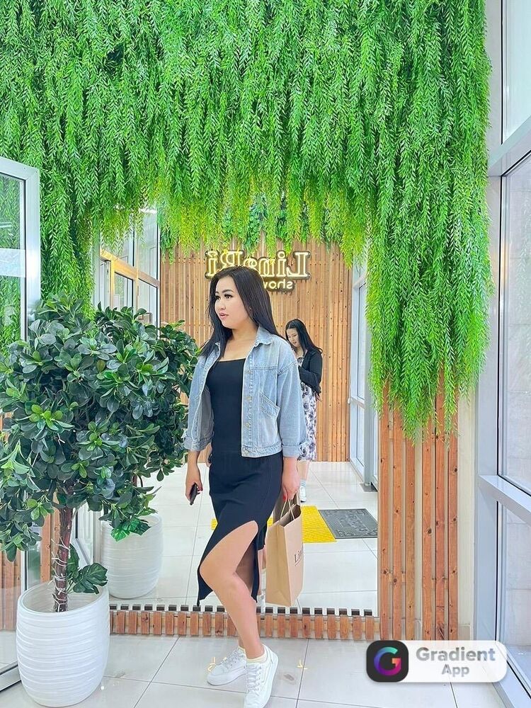  ,   Janna, 31 ,     