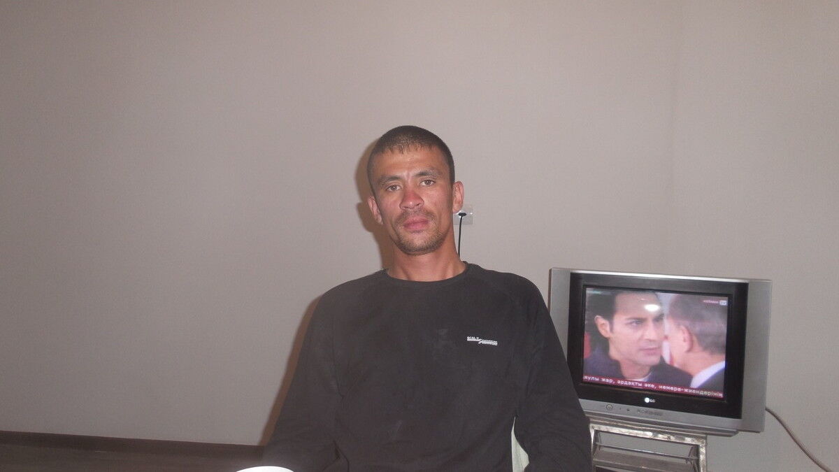  6303765  Berik, 38 ,    