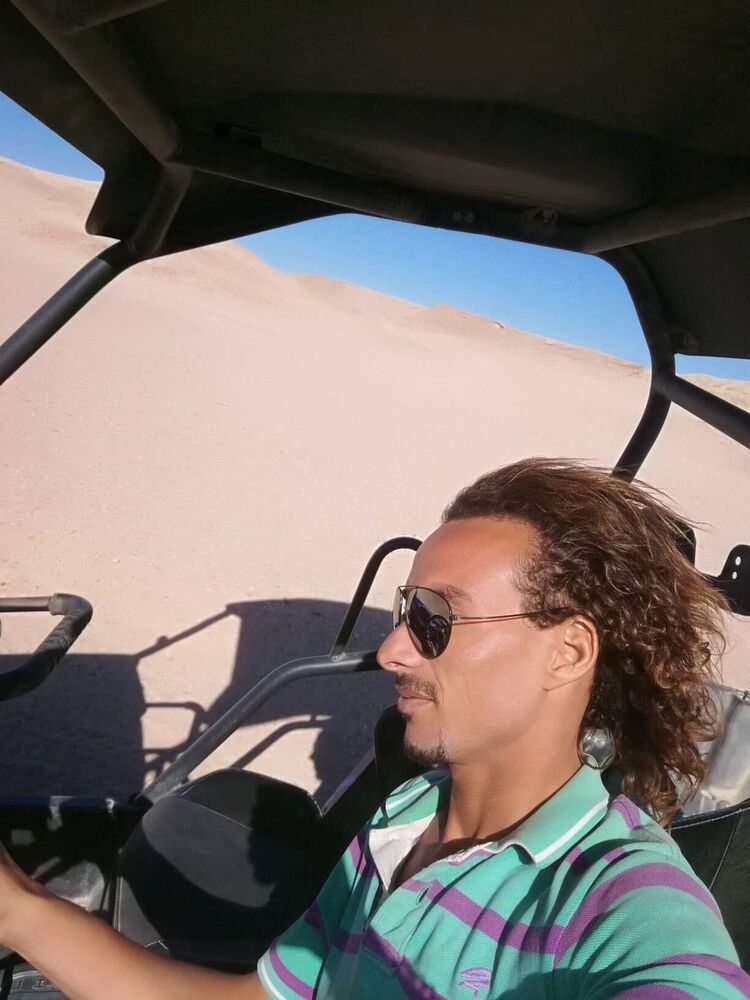  29611315  Snoopy, 34 ,    Al Ghardaqah