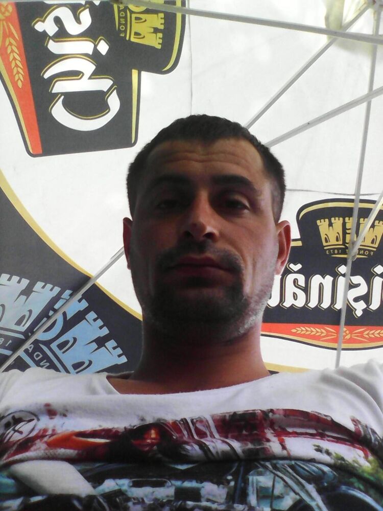  ,   Vitalie, 39 ,   