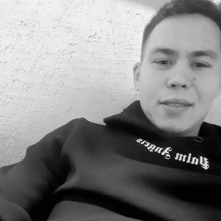  42838325  Ivan, 25 ,    -