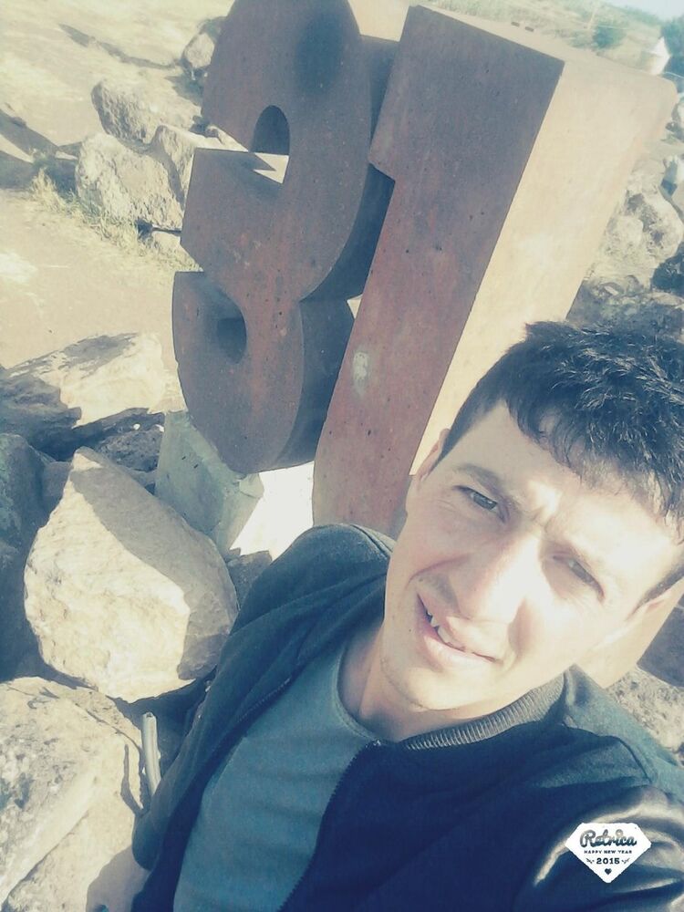  8909125  NAREK, 33 ,    