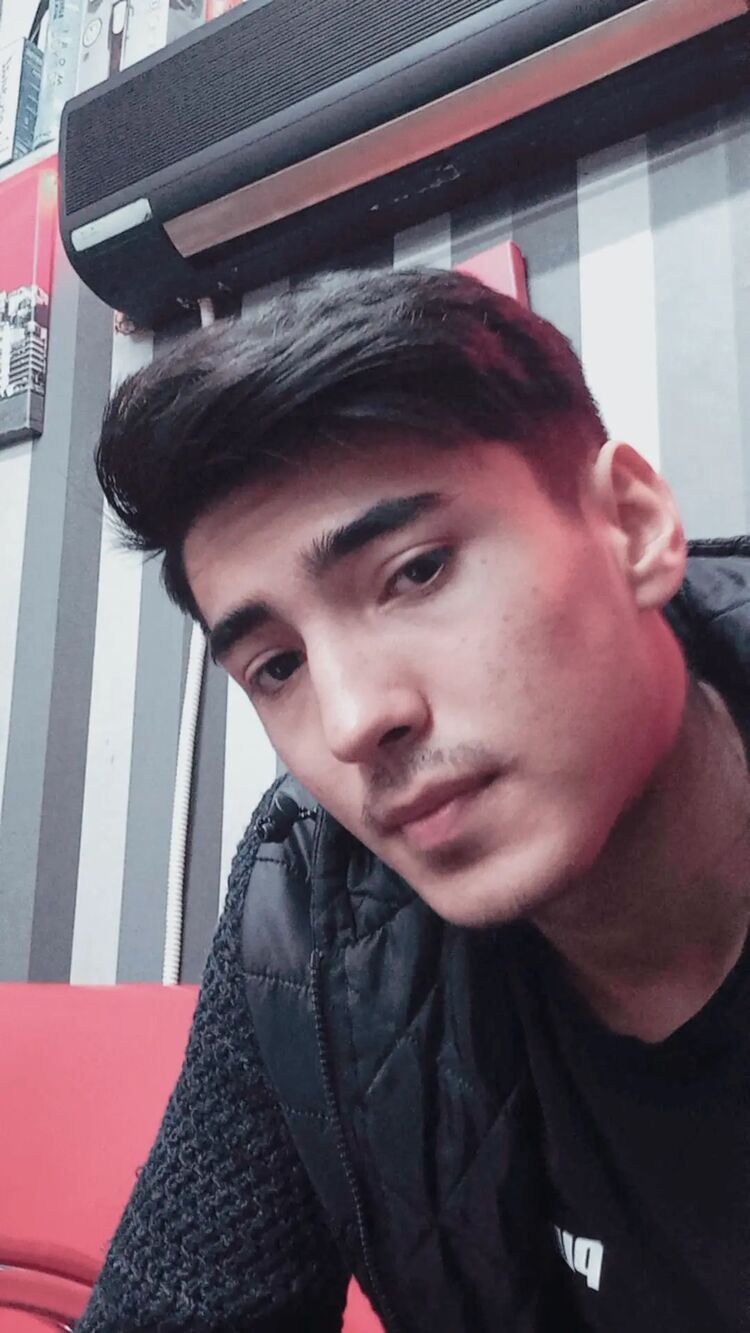  Esenyurt,   Dilshod, 22 ,   ,   
