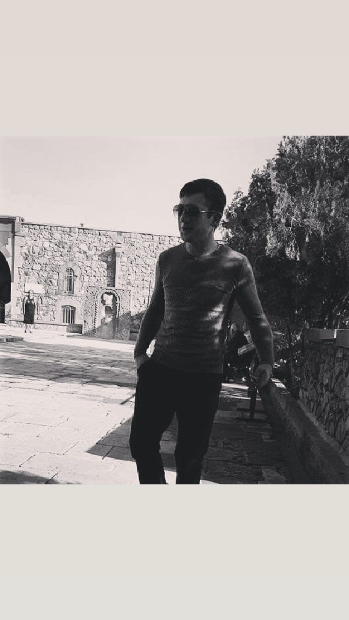  33691965  Daniel, 31 ,    