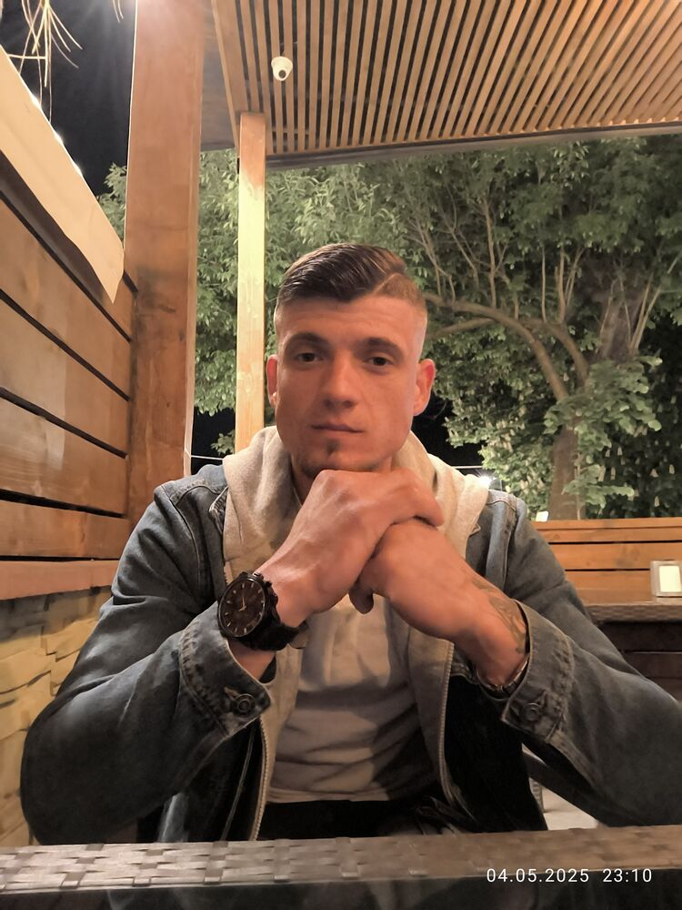  ,   Dorian, 27 ,   ,   